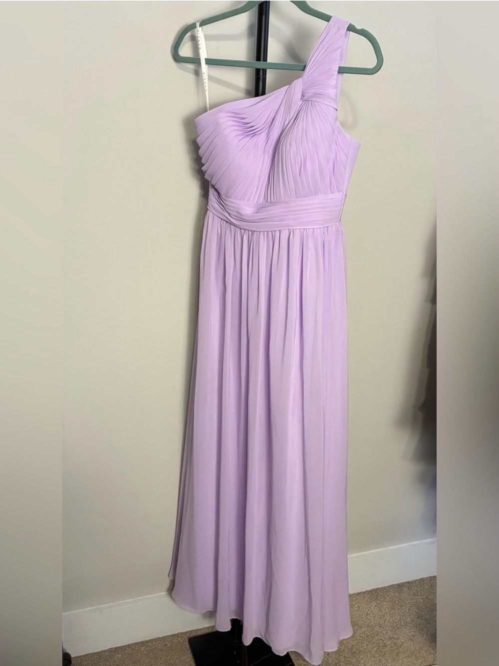 Azazie One Shoulder Formal
Gown / Bridesmaid Dress Lilac
Chiffon Maxi Size 4 - Picture 2 of 5